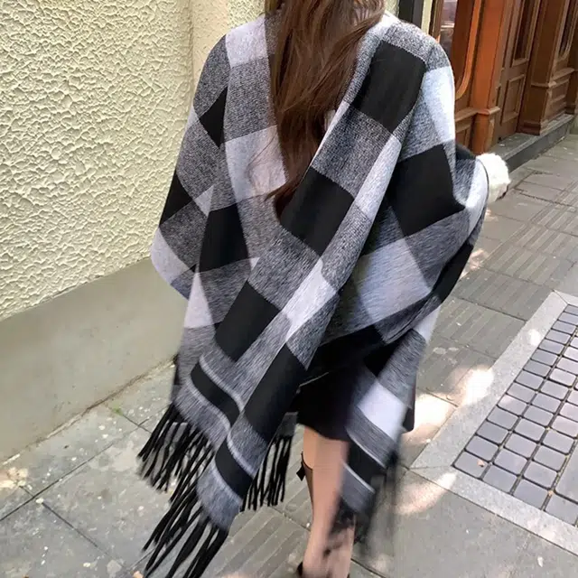 浪莎 优雅格子旅游保暖百搭高级感 聚酯纤维 披肩 女款