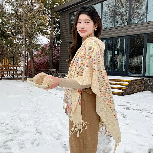 【暖冬力荐】 浪莎 套头连帽民族风披肩女生云南丽江旅行装饰外搭长款复古斗篷流苏披风围巾 礼盒装 披肩 女款
