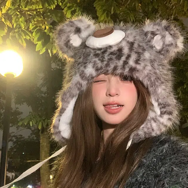 【萌趣搞怪】 浪莎 卡通可爱加厚豹纹小熊帽子女生冬季保暖防寒毛茸茸显脸小护耳 涤纶 绒线帽 女款