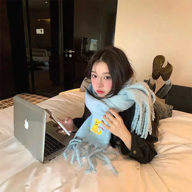 浪莎 卡通可爱小狗针织围巾女款秋冬天高级感百搭加厚保暖马海毛围脖披肩 礼盒装 绒线围巾 男女同款情侣款