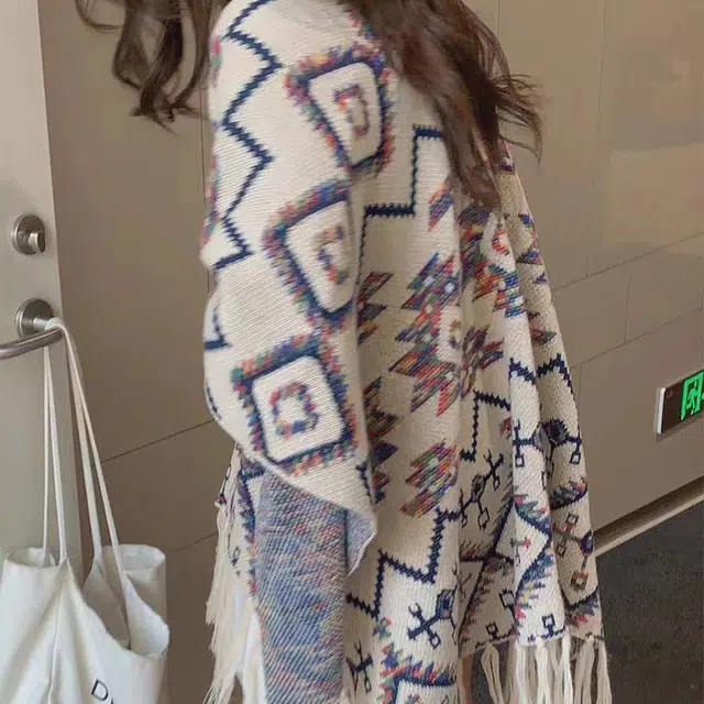 浪莎 文艺风云南大理旅行双面几何花纹流苏披风 披肩 女款