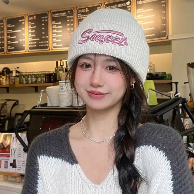 【日常百搭】 浪莎 高品质刺绣字母毛线帽女生秋冬保暖显脸小针织帽百搭时尚冷帽子 涤纶 绒线帽 女款