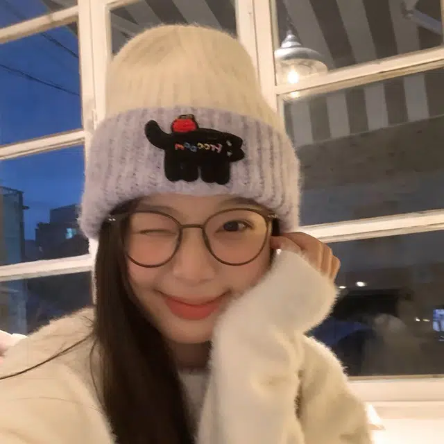 浪莎 秋冬卡通贴布毛线帽女生日常保暖奶油色系加厚护耳针织帽冷帽绒线帽 涤纶 绒线帽 女款