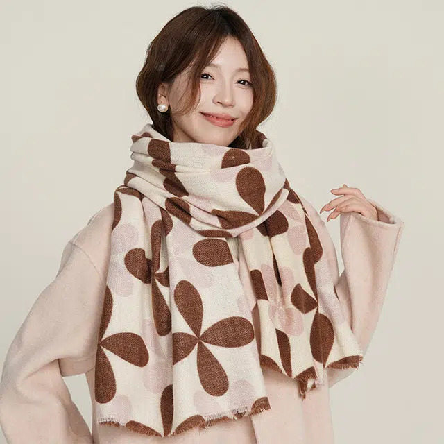 浪莎 仿羊绒复古英伦流苏四叶草绒线围巾女款秋冬加厚时尚保暖围脖披肩 礼盒装 绒线围巾 女款