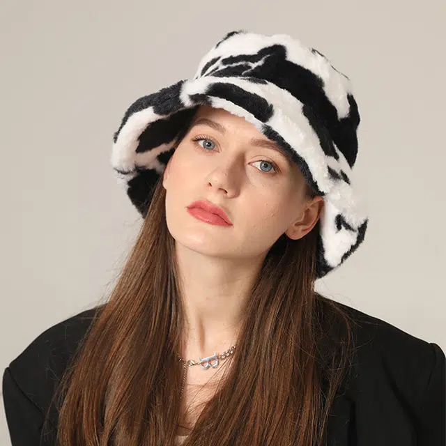 浪莎 百搭护耳帽 可爱软妹奶牛纹 涤纶 渔夫帽 女款