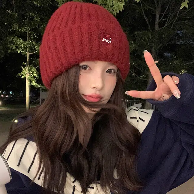 浪莎 安可拉红显白保暖针织绒线帽子女生秋冬款日常通勤百搭护耳显脸小毛线帽 腈纶 绒线帽 女款