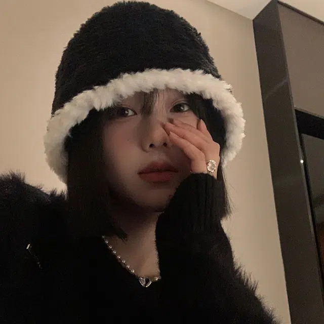 浪莎 黑色毛绒水桶帽秋冬季韩版显脸小大头围保暖 腈纶 渔夫帽 女款