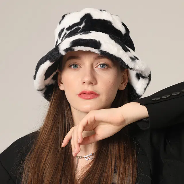 浪莎 百搭护耳帽 可爱软妹奶牛纹 涤纶 渔夫帽 女款