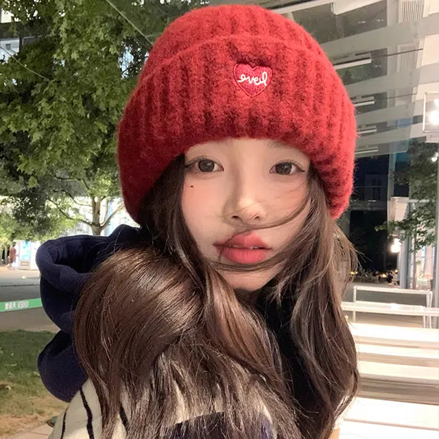 浪莎 安可拉红显白保暖针织绒线帽子女生秋冬款日常通勤百搭护耳显脸小毛线帽 腈纶 绒线帽 女款