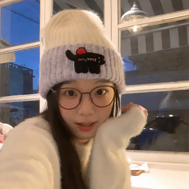 浪莎 秋冬卡通贴布毛线帽女生日常保暖奶油色系加厚护耳针织帽冷帽绒线帽 涤纶 绒线帽 女款
