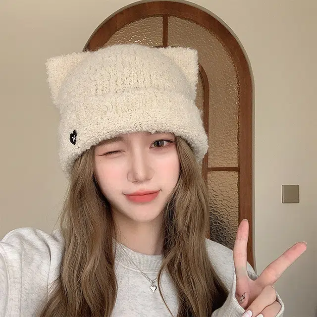 浪莎 冬季针织帽子女生可爱猫耳朵爱心刺绣毛线帽大头围显脸小保暖护耳帽 涤纶 绒线帽 女款