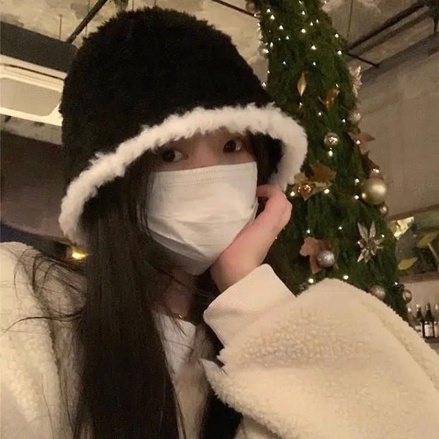 浪莎 黑色毛绒水桶帽秋冬季韩版显脸小大头围保暖 腈纶 渔夫帽 女款