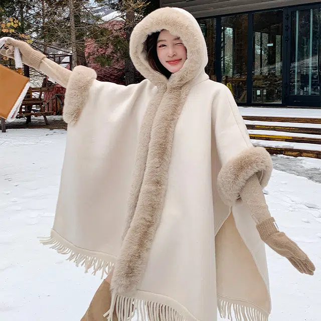 浪莎 氛围感纯色连帽斗篷披肩女生冬季加厚保暖外套加绒加大毛领连帽披风 披肩 女款