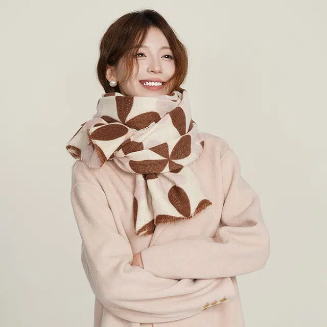 浪莎 仿羊绒复古英伦流苏四叶草绒线围巾女款秋冬加厚时尚保暖围脖披肩 礼盒装 绒线围巾 女款