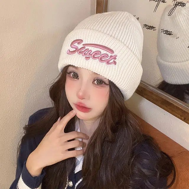 【日常百搭】 浪莎 高品质刺绣字母毛线帽女生秋冬保暖显脸小针织帽百搭时尚冷帽子 涤纶 绒线帽 女款