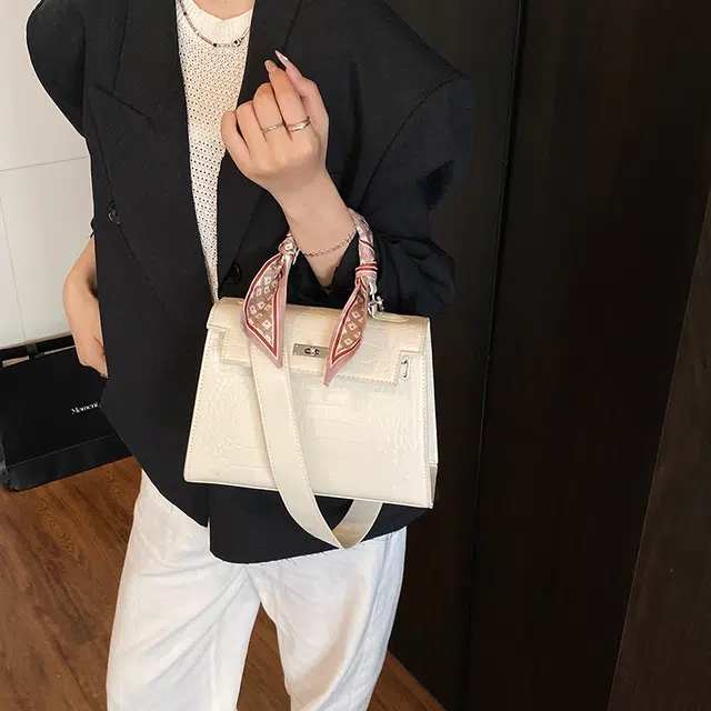 Miss Angel Shoulder Bag