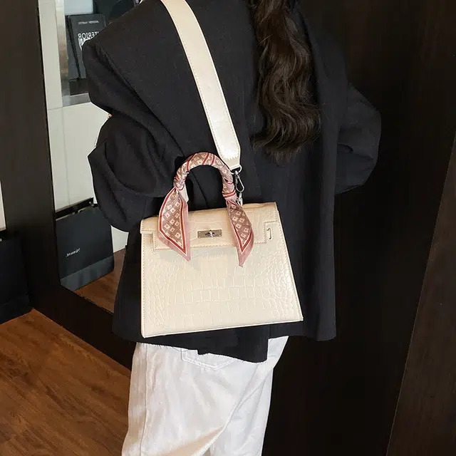 Miss Angel Shoulder Bag