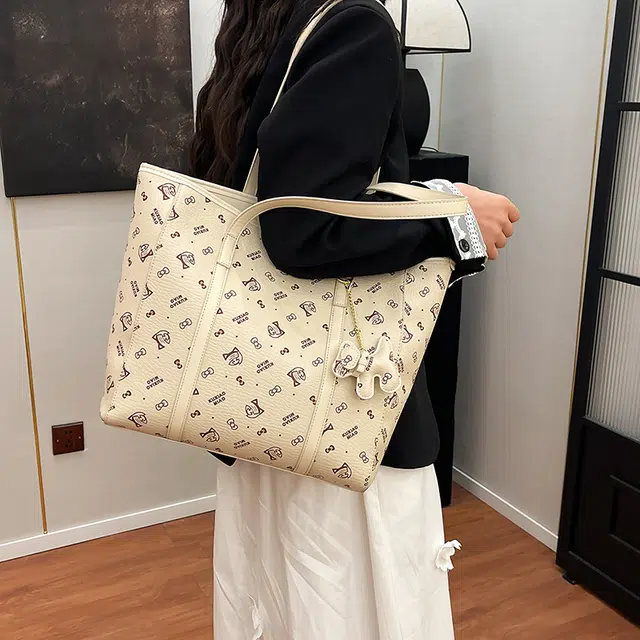 Miss Angel PU Tote
