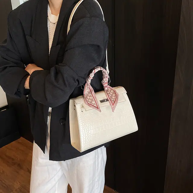 Miss Angel Shoulder Bag