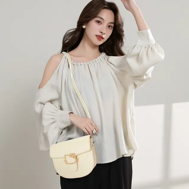 Sanrio Hello Kitty Black/White