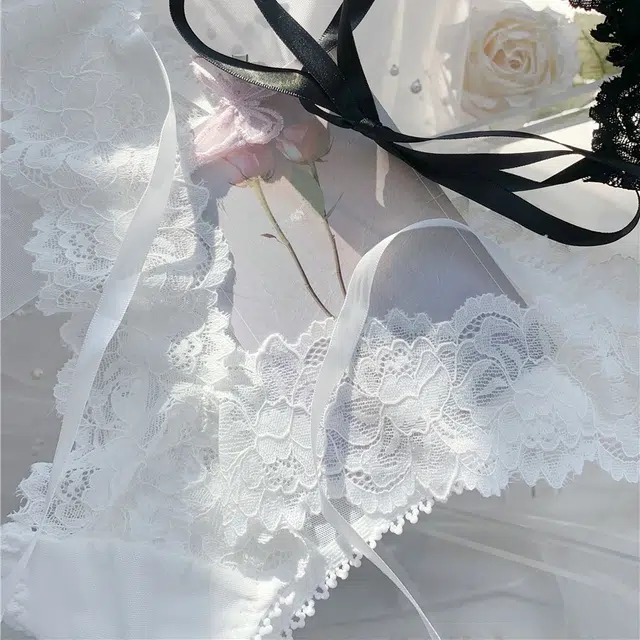 秀黛 法式 纯欲风性感 纯色蕾丝 蝴蝶结柔软舒适透气质感高级感系带薄款日常亲肤三角内裤 女款