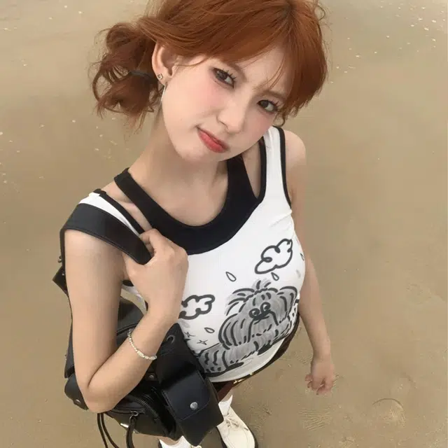 秀黛 多巴胺 纯欲风甜美辣妹性感 假两件休闲家居服打底百搭轻盈舒适透气亲肤高级感小狗涂鸦质感吊带背心 女款