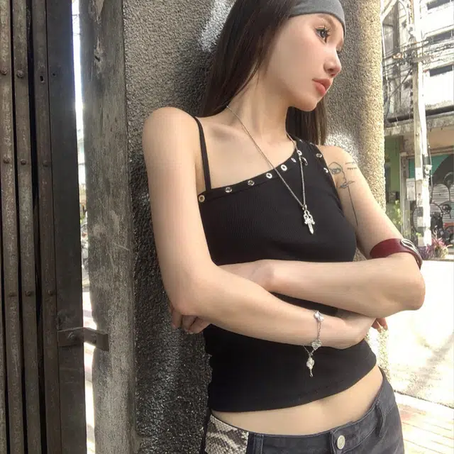 秀黛 美式 辣妹纯欲风性感小众高级感斜肩短款吊带上衣百搭打底春夏天修生别致单肩轻盈舒适透气柔软亲肤日常通勤炸街个性背心 女款