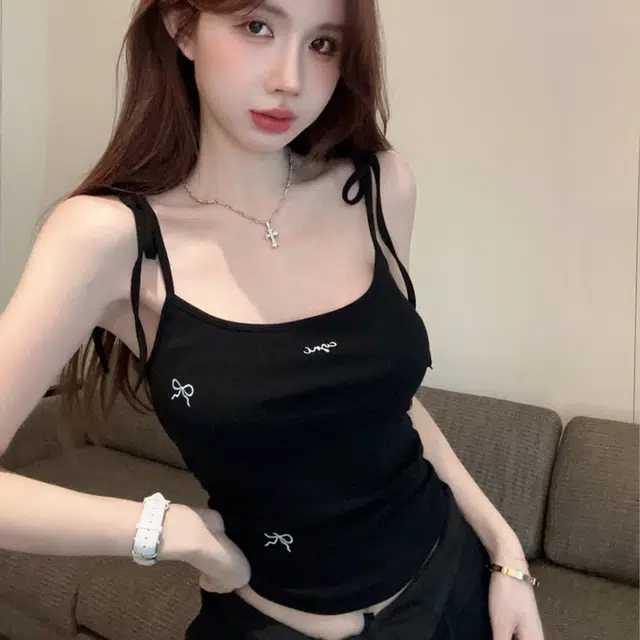 秀黛 美式 纯欲风性感蝴蝶结辣妹炸街纯色百搭内搭打底日常通勤轻盈透气舒适质感高级感短款吊带简约修身无袖小众设计感背心 女款