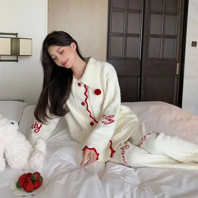 秀黛 韩版可爱半边绒翻领长袖家居服可外穿保暖睡衣套装 女款 白色
