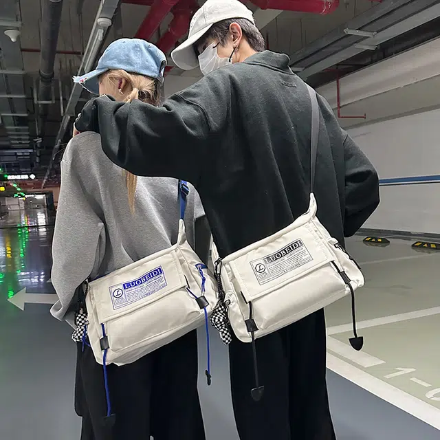 揽月 日系大容量潮流时尚大容量百搭 牛津布 单肩斜挎包 常规 男女同款情侣款 多色