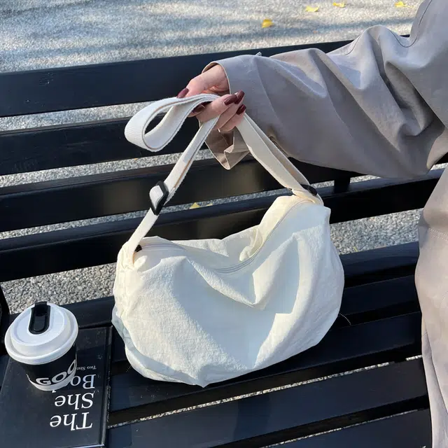 揽月 简约休闲慵懒风纯色上课通勤百搭 牛津布 斜挎单肩包 男女同款情侣款 多色