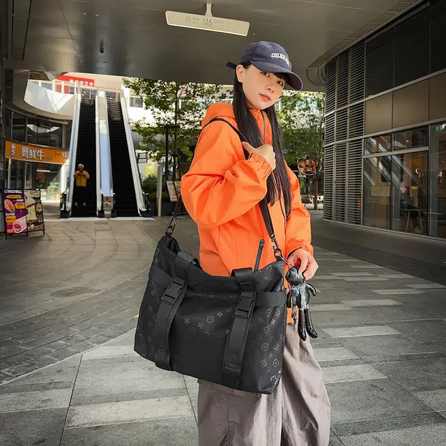 揽月 潮酷大容量干湿分离上课托特包出游通勤 尼龙拼皮膜 斜挎包 常规 男女同款情侣款 多色