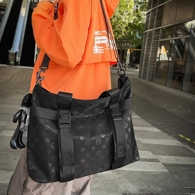 揽月 潮酷大容量干湿分离上课托特包出游通勤 尼龙拼皮膜 斜挎包 常规 男女同款情侣款 多色