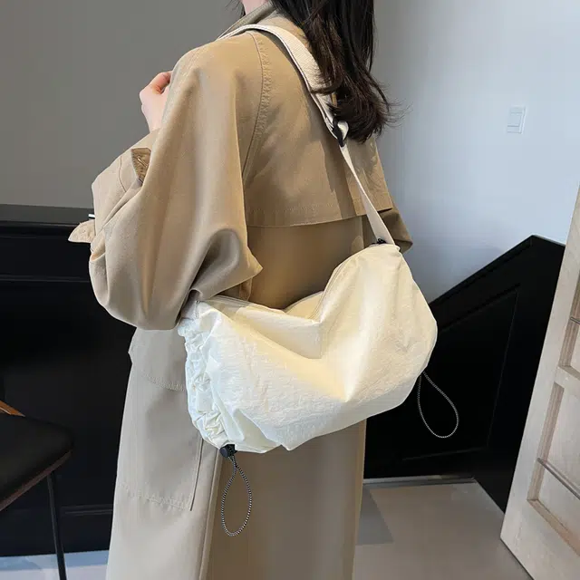 揽月 简约休闲慵懒风纯色上课通勤百搭 牛津布 斜挎单肩包 男女同款情侣款 多色