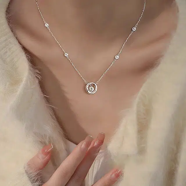 冰心雨 莫比乌斯环轻奢小众设计四叶草闪钻跳动的心日常通勤约会锁骨链 合金 项链 女款
