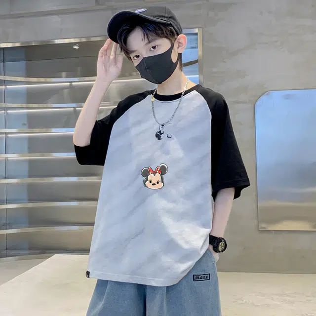 DisneyT