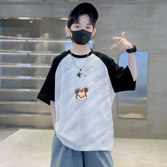 DisneyT