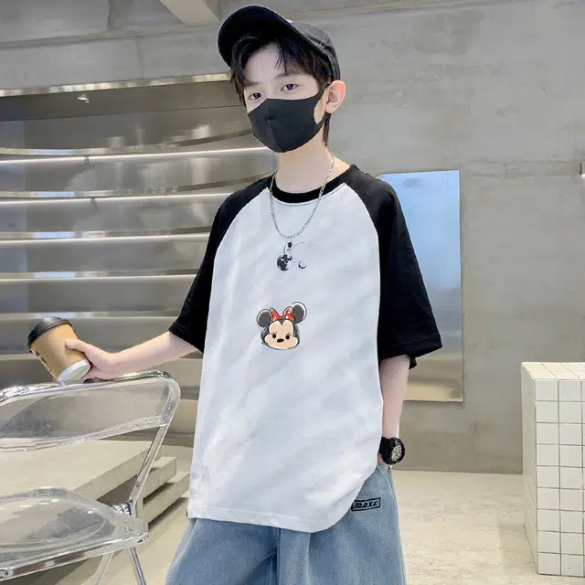 DisneyT