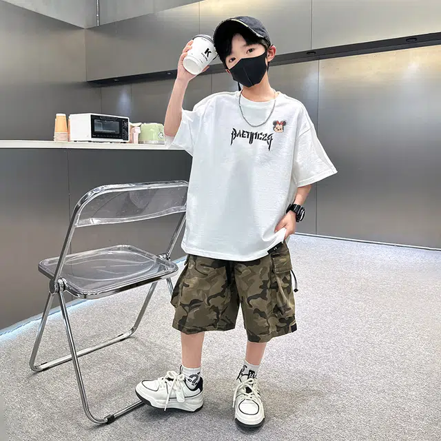 DisneyT