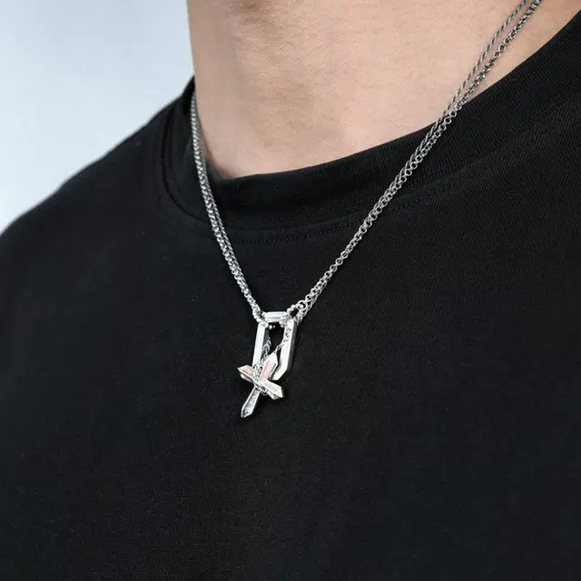 925