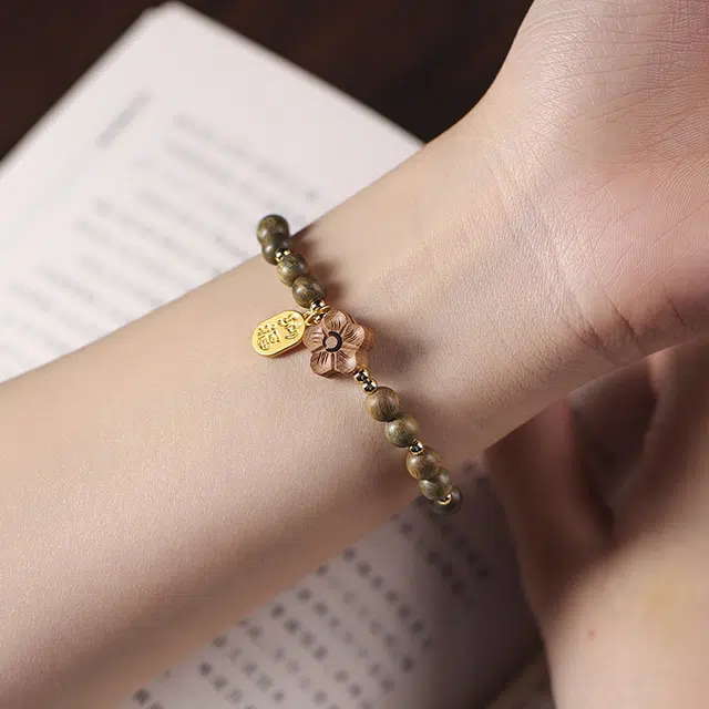 京华录 新中式正桃花文玩佛珠 古风招财福牌流苏串珠 本命年转运 复古森系禅意念珠 平安守护 合金 木作手串 男女同款情侣款 绿檀