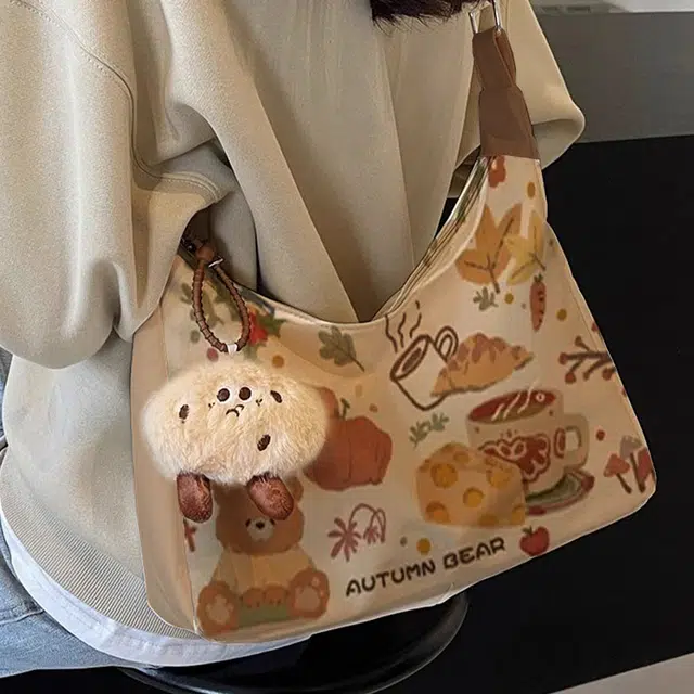 奥松 家用家居早秋天小熊设计感小众轻饺子包 绒面科技布 斜挎包 女款 黄色