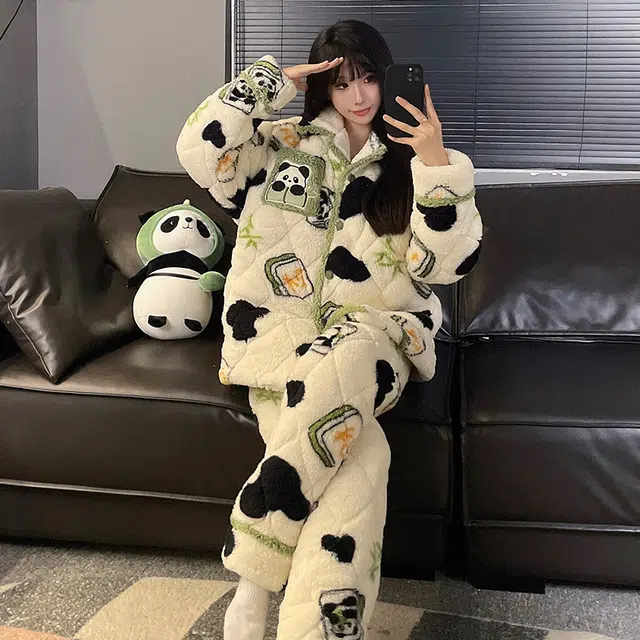 俞兆林 满印卡通加厚保暖翻领长袖上衣舒适家居服长裤睡衣套装 女款 杏色