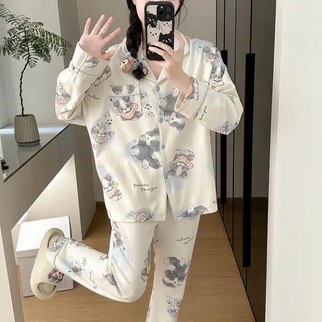 俞兆林 满印卡通开衫翻领亲肤舒适长袖长裤休闲家居服睡衣套装 女款 杏色