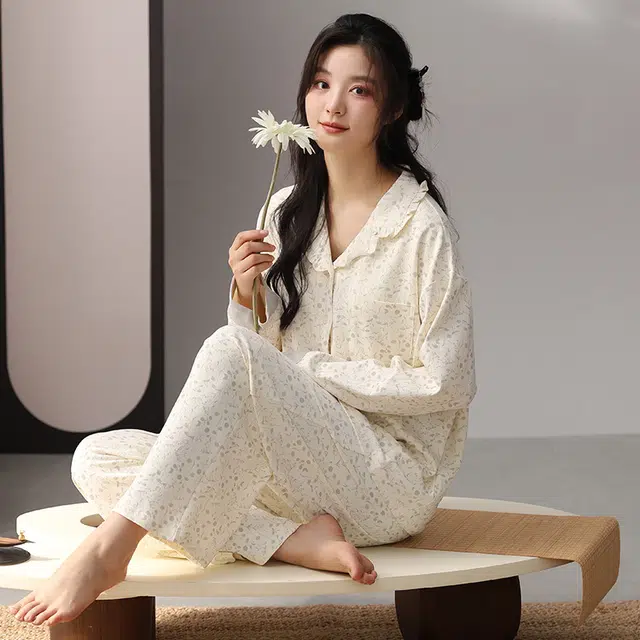俞兆林 简约轻奢高级感带胸垫碎花印花长袖亲肤舒适休闲可外穿长裤睡衣套装 女款 杏色