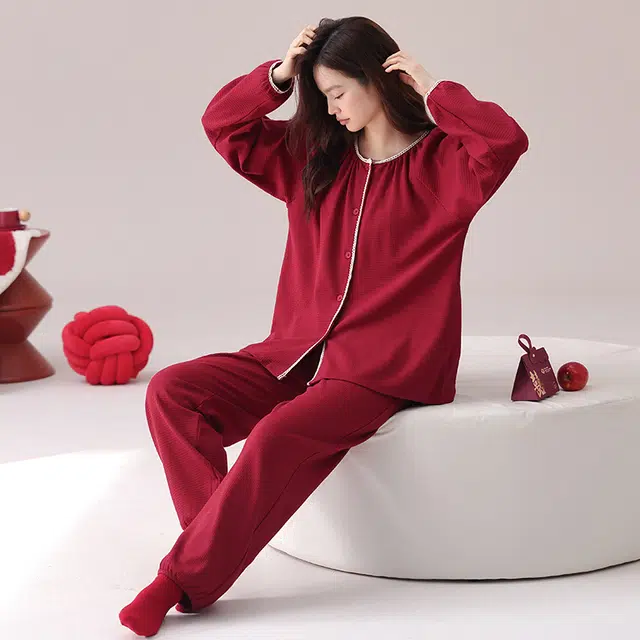 俞兆林 时尚加厚保暖圆领长袖长裤舒适休闲家居服睡衣套装 女款 红色