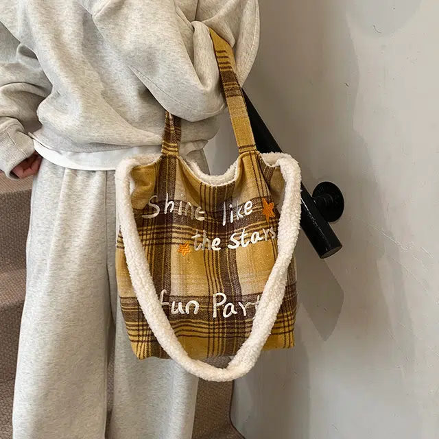 SUN ERATHU Tote