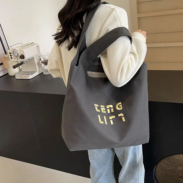 SUN ERATHU Tote