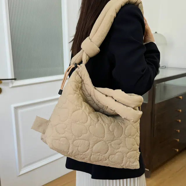 SUN ERATHU Tote