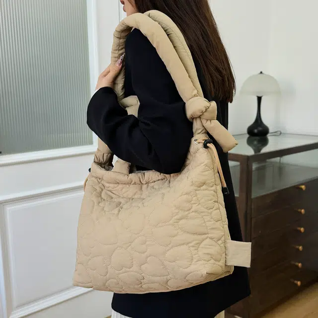 SUN ERATHU Tote
